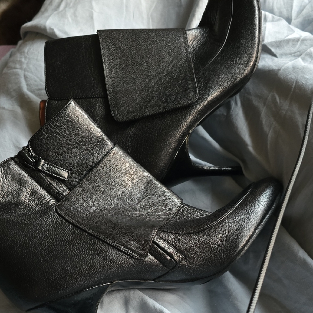 Lanvin Black Leather Heeled Boots